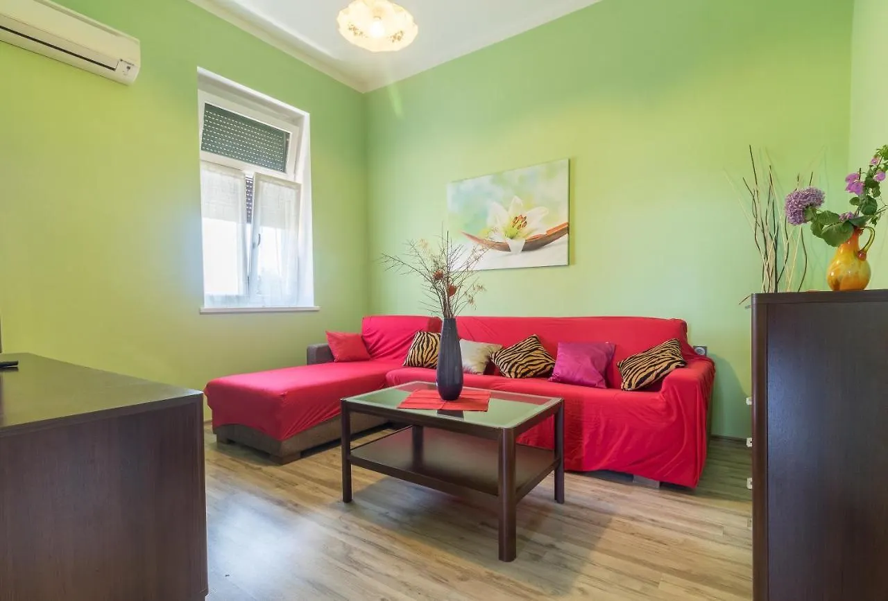 Apartments With Wifi Pula - 13031